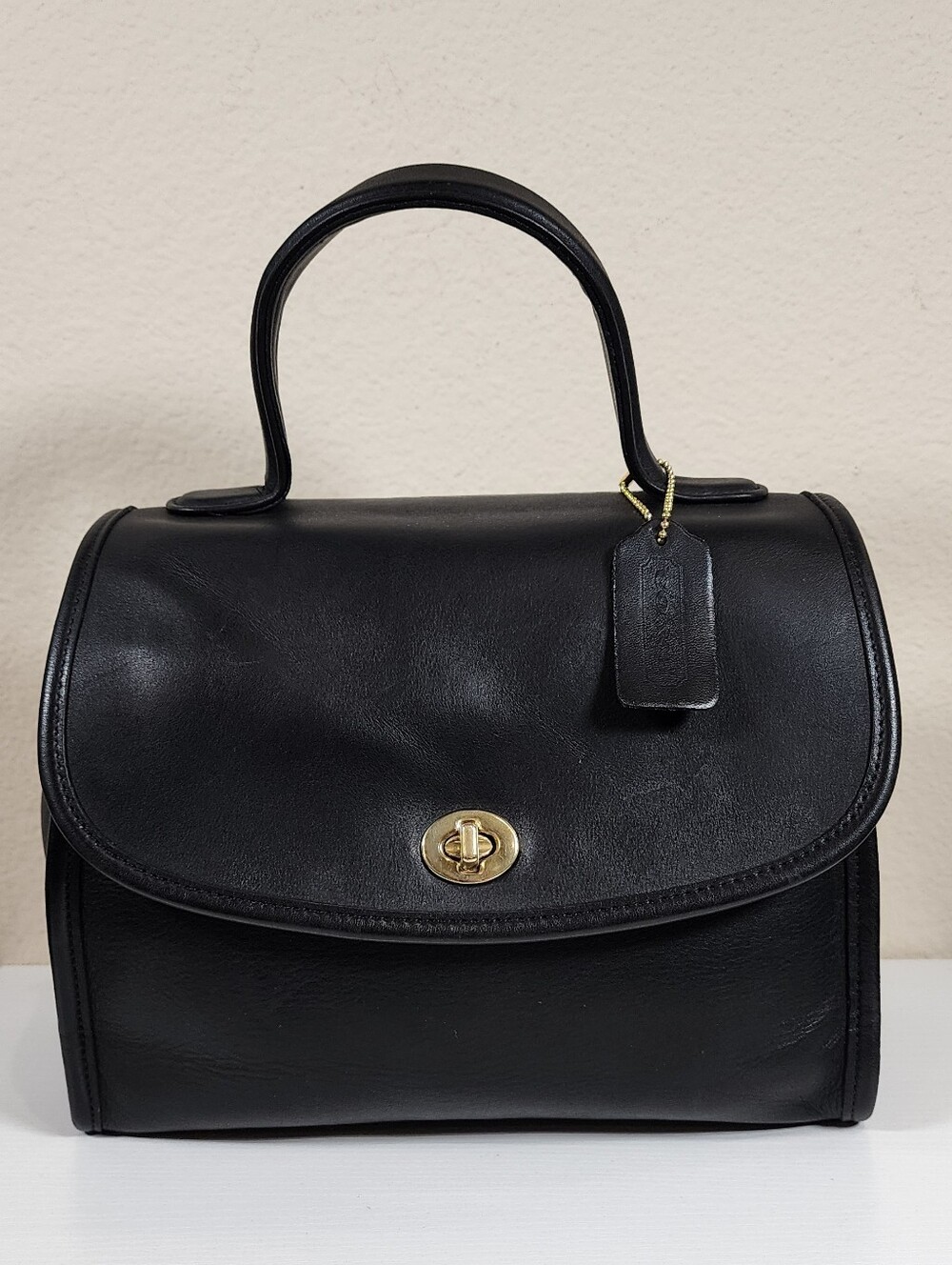 Vintage Coach Black Leather Manor Bag #9977 - Picture 4 of 15